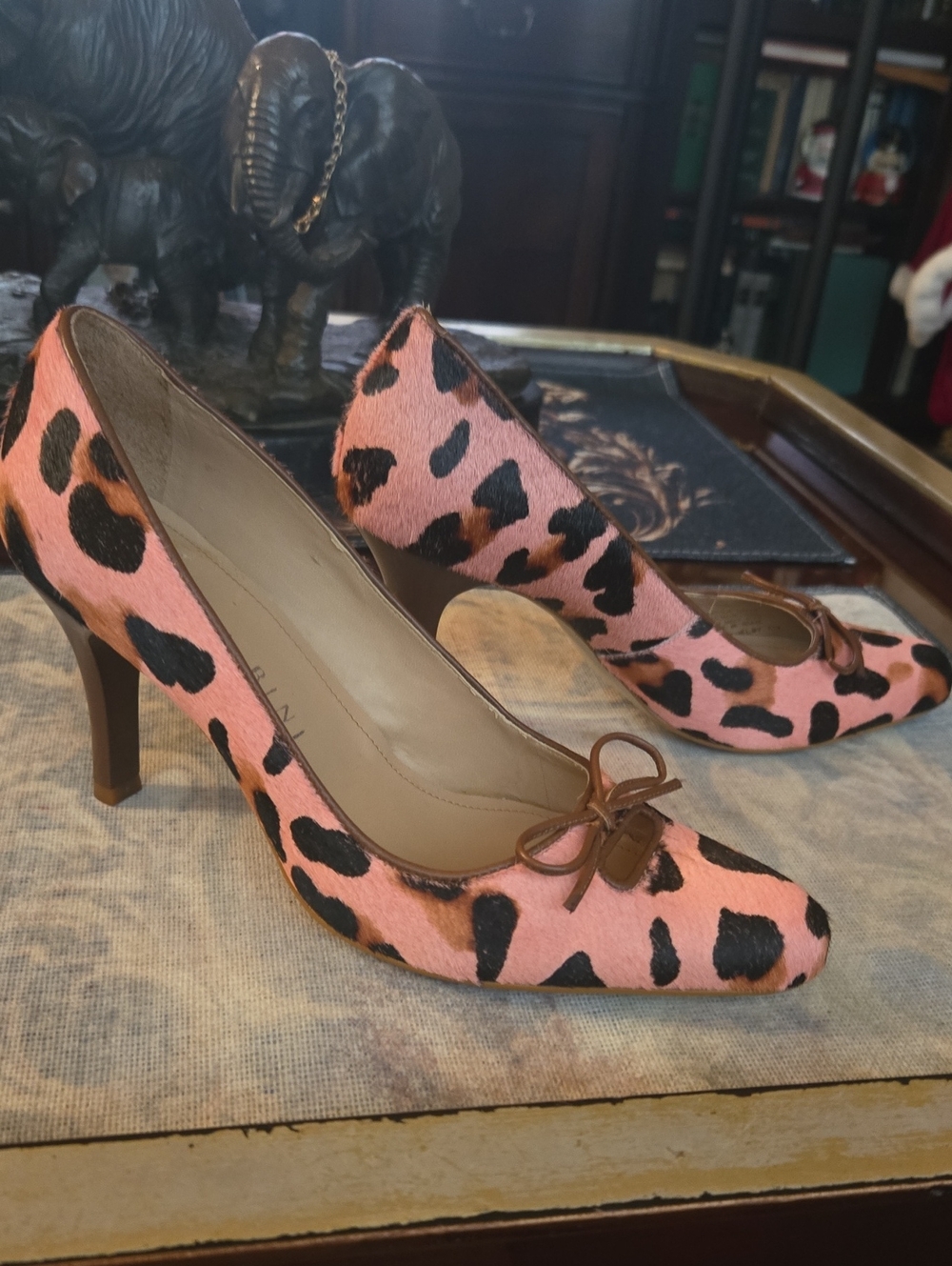 Women’s Pink Leopard Print Cow Hide Skiny Bow Pumps